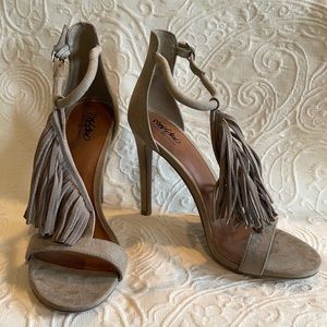 New! Mossimo Devan Taupe Heeled Sandal